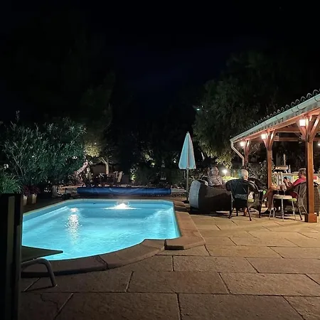 Maison D'izzy, With Private Swimming Pool And Outdoor Kitchen